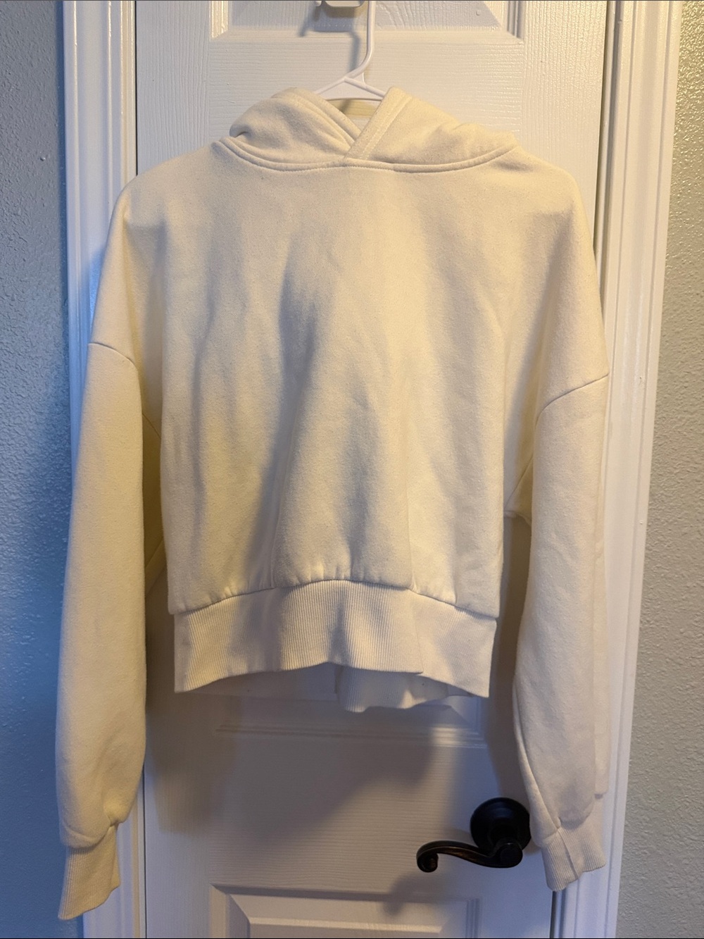 Forever 21 Ivory Cropped Hoodie - Women's
